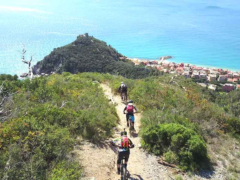MTB Enduro Woche Finale Ligure mit Go Crazy MTB-Reisen