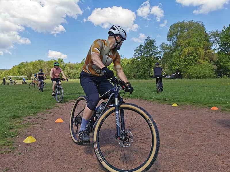 (e)MTB-Fahrtechnik Tages Kurse und Trainings